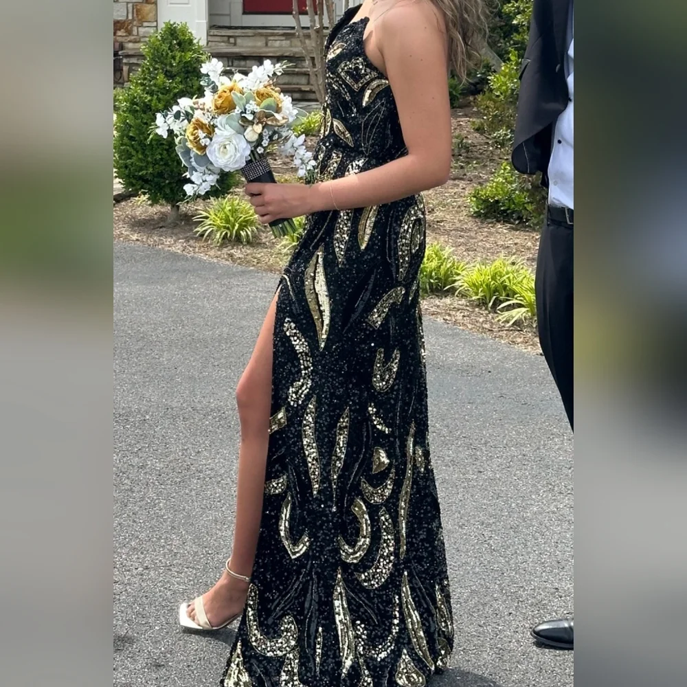 Formal Dress - Picture 3 of 4